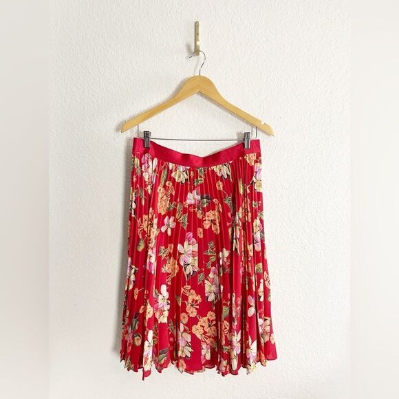 Alice + Olivia Dresses & Skirts - Alice and Olivia Floral Pleated Red Skirt. NWT 10
